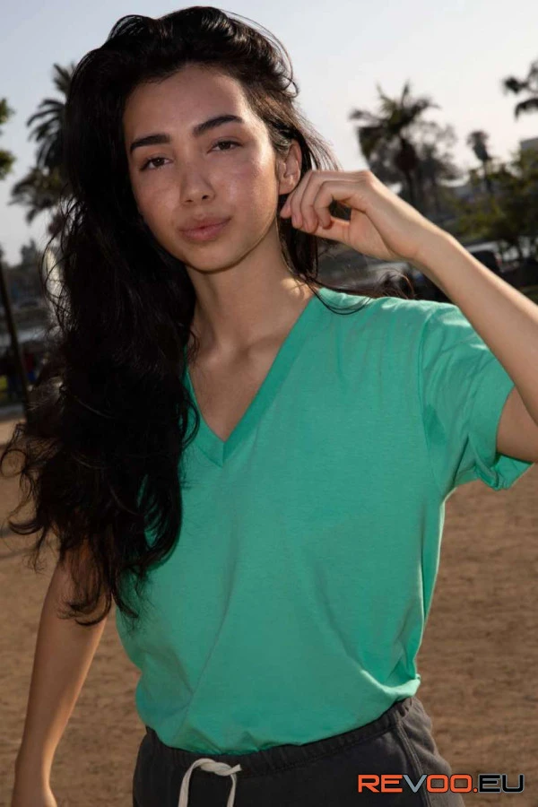 Finom V-nyakú póló American Apparel AA2456 2.