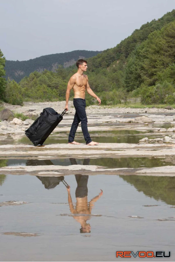 Backline vízálló gurulós bőrönd-nagy méret   Kimood KI0840 5.